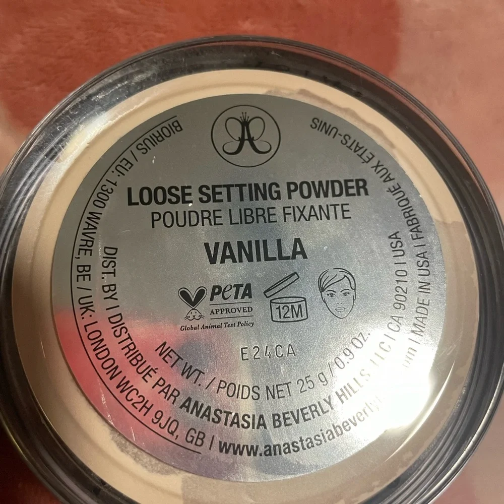 Large Anastasia Beverly Hills Loose Setting Powder Bundle in Vanilla